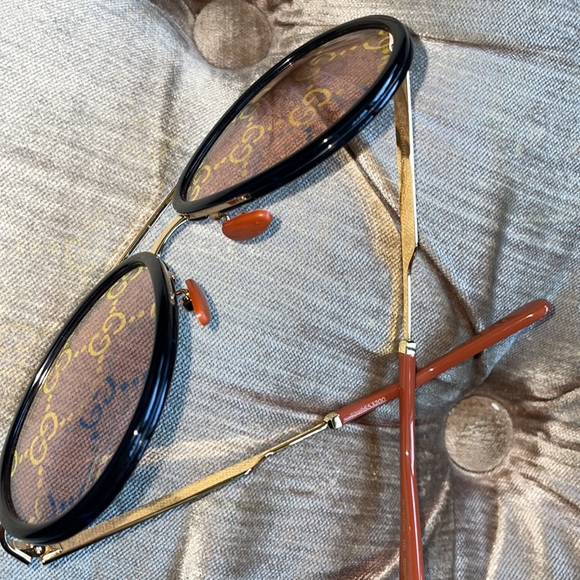 Nwot Authentic GG sunglasses (unisex) - Picture 9 of 16